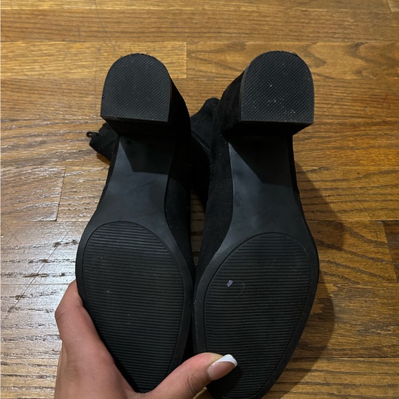 Black suede booties - Picture 4 of 5